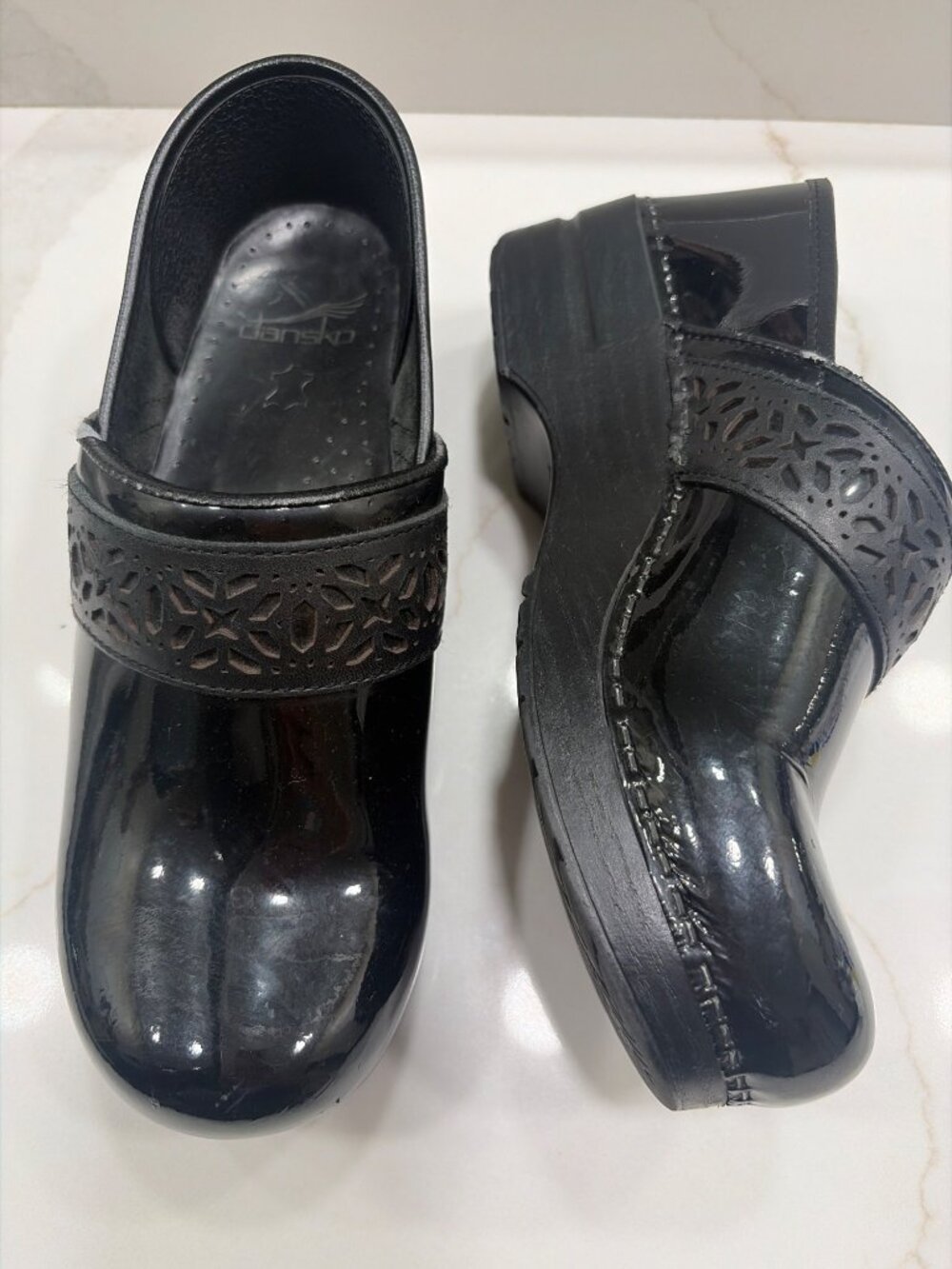 Dansko Women's Patent Leather Clogs Cut Out Detail Size US 8.5-9